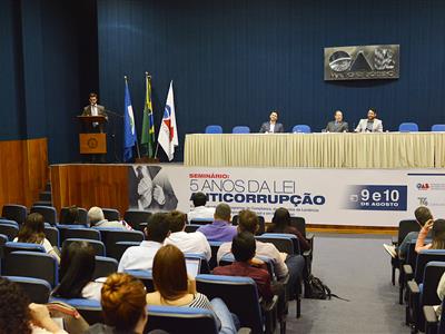 Foto da Notícia: Medidas cautelares são destaque da lei anticorrupção