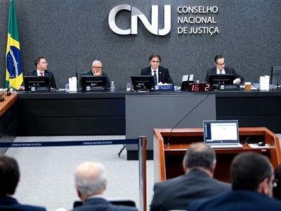 Foto da Notícia: CNJ determina presença física de magistrados e que residam na comarca onde atuam