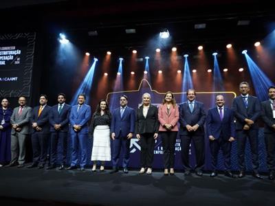 Foto da Notícia: OAB-MT encerra evento comemorando resultados e anunciando o VII Congresso