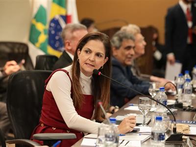 Notícia destaque: Em sessão do Pleno, Gisela Cardoso defende posição da advocacia de MT: investigação doa a quem doer e afastamento cautelar de Alexandre de Moraes