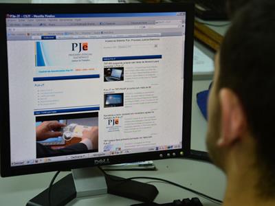 Foto da Notícia: TRF1 passará a utilizar PJe a partir de dezembro
