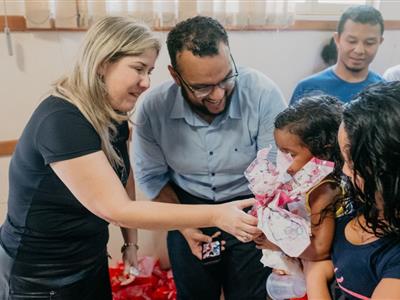 Foto da Notícia: Comissões da OAB-MT contemplam famílias da Pastoral Para Migrantes com festa da Páscoa