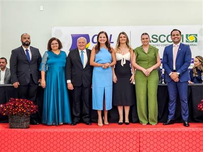 Foto da Notícia: Gisela Cardoso dá posse ao presidente Nader Thomé Neto para terceiro mandato