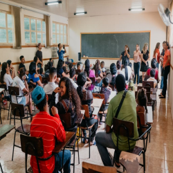 Doação de Ovos de Páscoa a crianças e adolescentes da Pastoral do Migrante