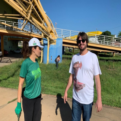 OAB-MT faz plantio no entorno da Arena em evento do Cuiabá, 300 sombrinhas