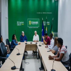 Reunião na prefeitura para viabilizar vagas de trabalho a imigrantes - Fotografo: George Dias/ZF Press