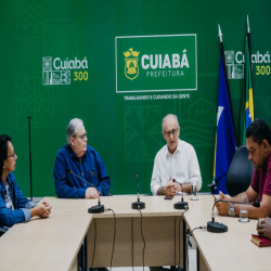 Reunião na prefeitura para viabilizar vagas de trabalho a imigrantes - Fotografo: George Dias/ZF Press