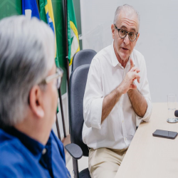 Reunião na prefeitura para viabilizar vagas de trabalho a imigrantes - Fotografo: George Dias/ZF Press