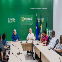 Reunião na prefeitura para viabilizar vagas de trabalho a imigrantes - Fotografo: George Dias/ZF Press