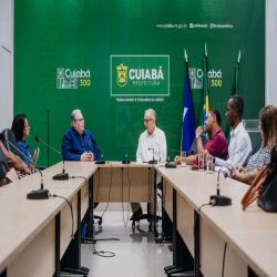 Reunião na prefeitura para viabilizar vagas de trabalho a imigrantes - Fotografo: George Dias/ZF Press