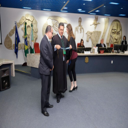 Presidente da OAB-MT recebe comenda do TRT - Fotografo: Alessandro Cassemiro/TRT-MT