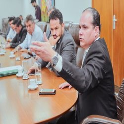 Reunião sobre as obras do Fórum de Lucas do Rio Verde