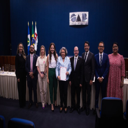 14/10 - Homenagem aos professores, OAB-MT entrega moções de aplausos a docentes do Direito