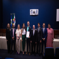 14/10 - Homenagem aos professores, OAB-MT entrega moções de aplausos a docentes do Direito