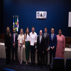 14/10 - Homenagem aos professores, OAB-MT entrega moções de aplausos a docentes do Direito