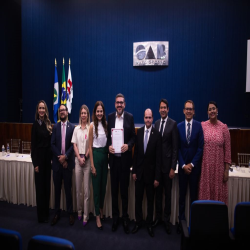 14/10 - Homenagem aos professores, OAB-MT entrega moções de aplausos a docentes do Direito