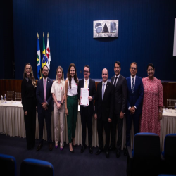 14/10 - Homenagem aos professores, OAB-MT entrega moções de aplausos a docentes do Direito