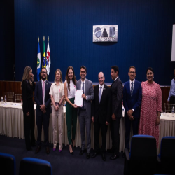 14/10 - Homenagem aos professores, OAB-MT entrega moções de aplausos a docentes do Direito