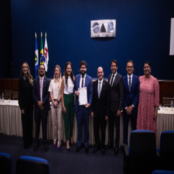 14/10 - Homenagem aos professores, OAB-MT entrega moções de aplausos a docentes do Direito