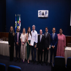 14/10 - Homenagem aos professores, OAB-MT entrega moções de aplausos a docentes do Direito