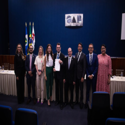 14/10 - Homenagem aos professores, OAB-MT entrega moções de aplausos a docentes do Direito