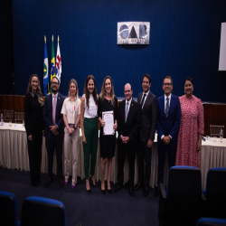 14/10 - Homenagem aos professores, OAB-MT entrega moções de aplausos a docentes do Direito