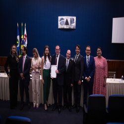 14/10 - Homenagem aos professores, OAB-MT entrega moções de aplausos a docentes do Direito