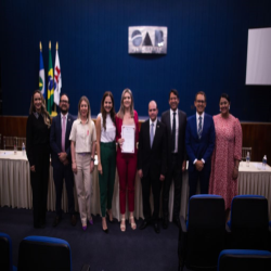 14/10 - Homenagem aos professores, OAB-MT entrega moções de aplausos a docentes do Direito