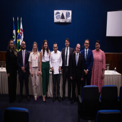 14/10 - Homenagem aos professores, OAB-MT entrega moções de aplausos a docentes do Direito