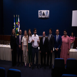 14/10 - Homenagem aos professores, OAB-MT entrega moções de aplausos a docentes do Direito