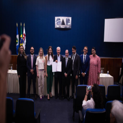 14/10 - Homenagem aos professores, OAB-MT entrega moções de aplausos a docentes do Direito