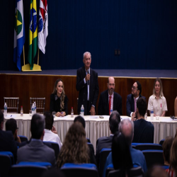 14/10 - Homenagem aos professores, OAB-MT entrega moções de aplausos a docentes do Direito