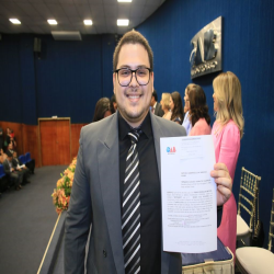 03/03 - OAB-MT entrega certidões para estagiários e novos profissionais - Fotografo: Fernando Rodrigues