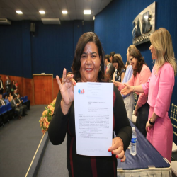 03/03 - OAB-MT entrega certidões para estagiários e novos profissionais - Fotografo: Fernando Rodrigues