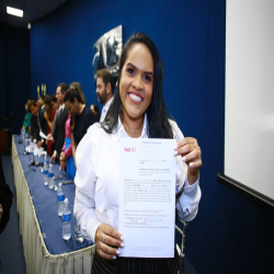 11/04 - OAB-MT entrega certidões para estagiários e novos advogados - Fotografo: Fernando Rodrigues