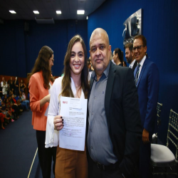 11/04 - OAB-MT entrega certidões para estagiários e novos advogados - Fotografo: Fernando Rodrigues