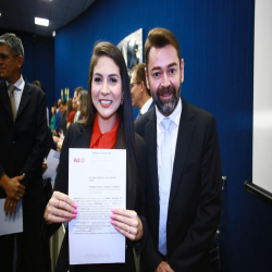 11/04 - OAB-MT entrega certidões para estagiários e novos advogados - Fotografo: Fernando Rodrigues