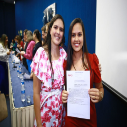 11/04 - OAB-MT entrega certidões para estagiários e novos advogados - Fotografo: Fernando Rodrigues