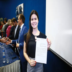 11/04 - OAB-MT entrega certidões para estagiários e novos advogados - Fotografo: Fernando Rodrigues