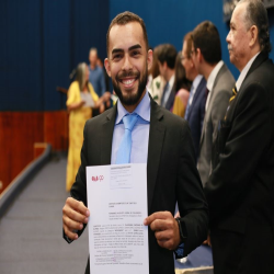 OAB-MT entrega certidões para advogados e estagiários - 01/08 - Fotografo: Fernando Rodrigues