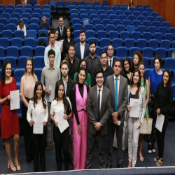 03-10 - OAB-MT faz entrega de certidões para novos advogados e estagiários - Fotografo: Fernando Rodrigues