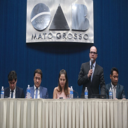 03-10 - OAB-MT faz entrega de certidões para novos advogados e estagiários - Fotografo: Fernando Rodrigues