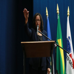 07-10 - Novos advogados e estagiários recebem certidões na OAB-MT - Fotografo: Fernando Rodrigues