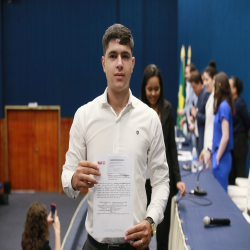 07-10 - Novos advogados e estagiários recebem certidões na OAB-MT - Fotografo: Fernando Rodrigues