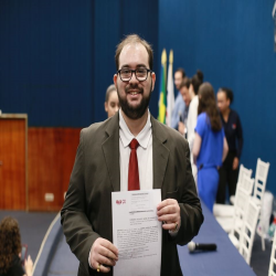 07-10 - Novos advogados e estagiários recebem certidões na OAB-MT - Fotografo: Fernando Rodrigues