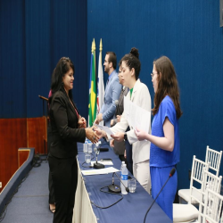 07-10 - Novos advogados e estagiários recebem certidões na OAB-MT - Fotografo: Fernando Rodrigues