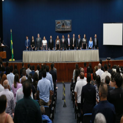 07-10 - Novos advogados e estagiários recebem certidões na OAB-MT - Fotografo: Fernando Rodrigues