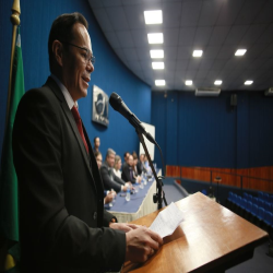 07-10 - Novos advogados e estagiários recebem certidões na OAB-MT - Fotografo: Fernando Rodrigues