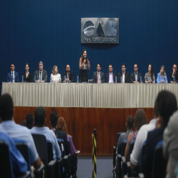 07-10 - Novos advogados e estagiários recebem certidões na OAB-MT - Fotografo: Fernando Rodrigues