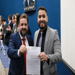 07-10 - Novos advogados e estagiários recebem certidões na OAB-MT - Fotografo: Fernando Rodrigues